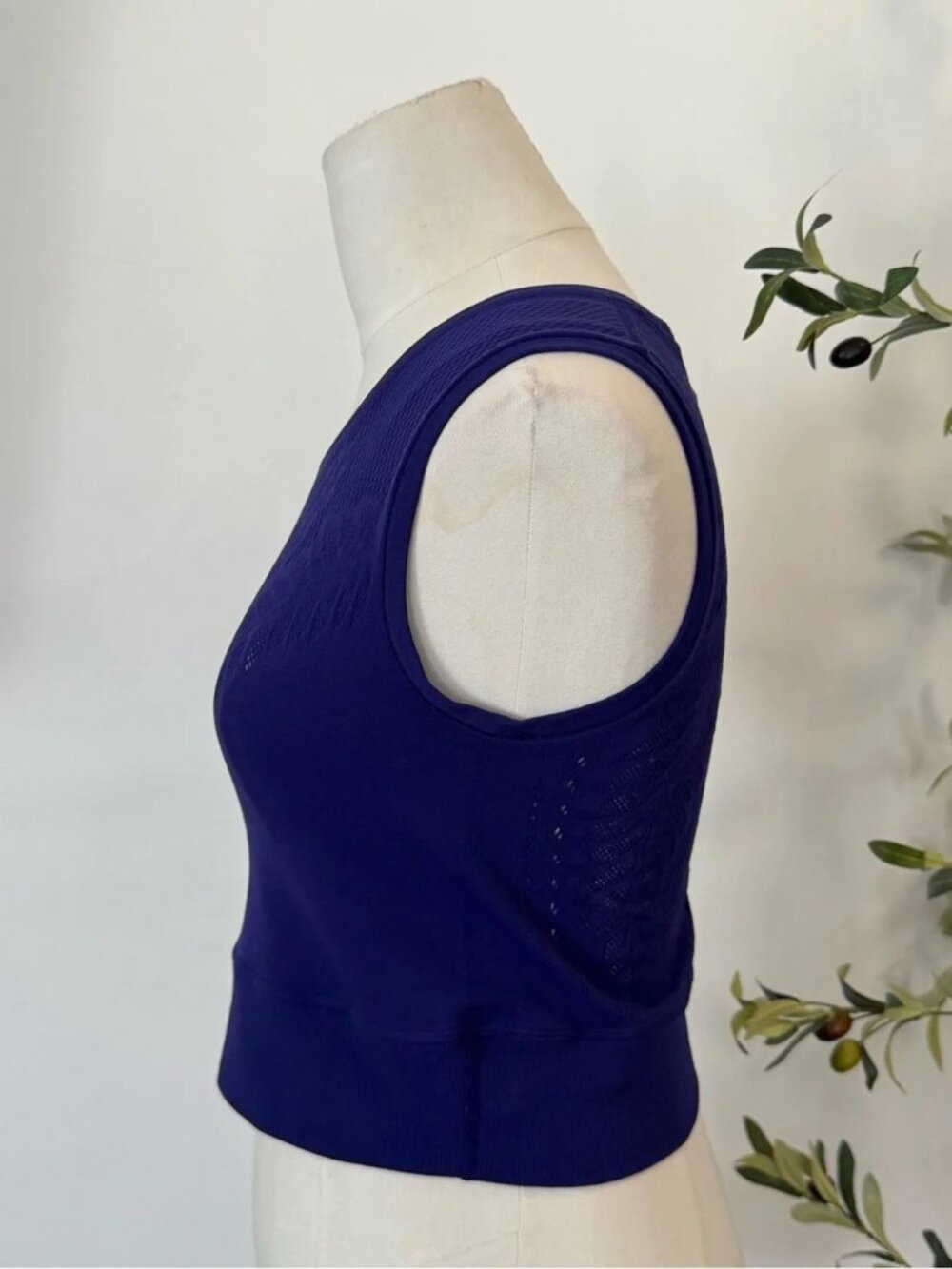 Athleta Ujjayi Crop Tank S/M Purple Seamless Mesh Yoga Workout Crop Top - Picture 2 of 5